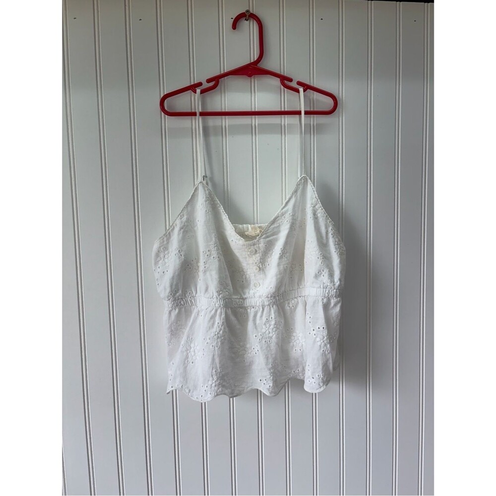 Hem & Thread White Eyelet embroidered cropped scalloped hem camisole tank top